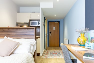 Luxury Studio - Image 1